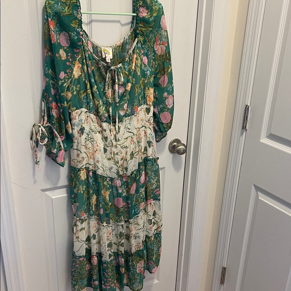 Fig and Flower Floral Green and White Dress